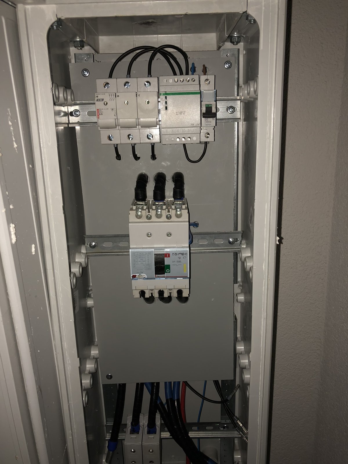 Rozdzielnice elektryczne - IMG 21 z 36 | ElektroDaW Zaniemyśl