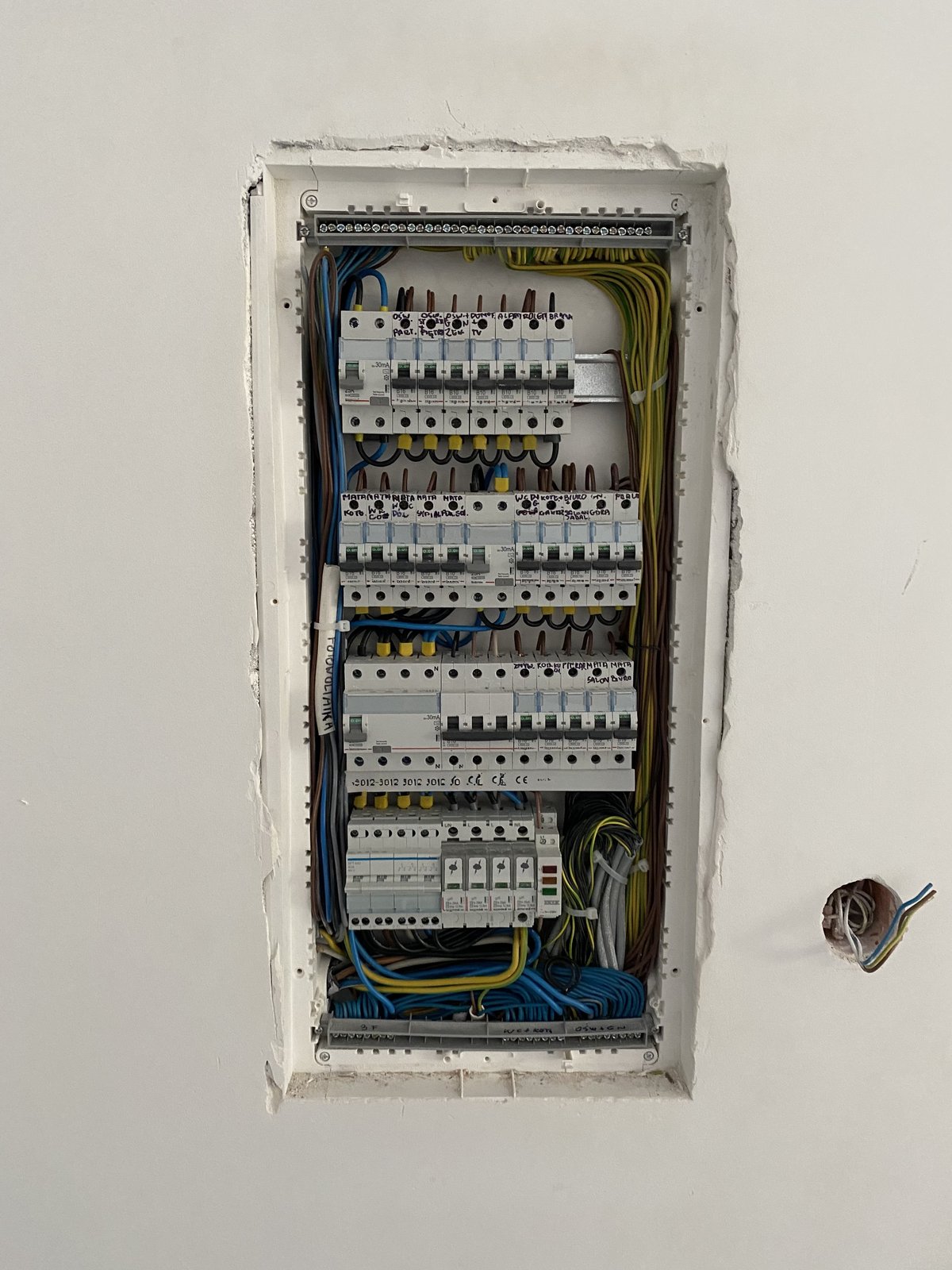 Rozdzielnice elektryczne - IMG 28 z 36 | ElektroDaW Zaniemyśl
