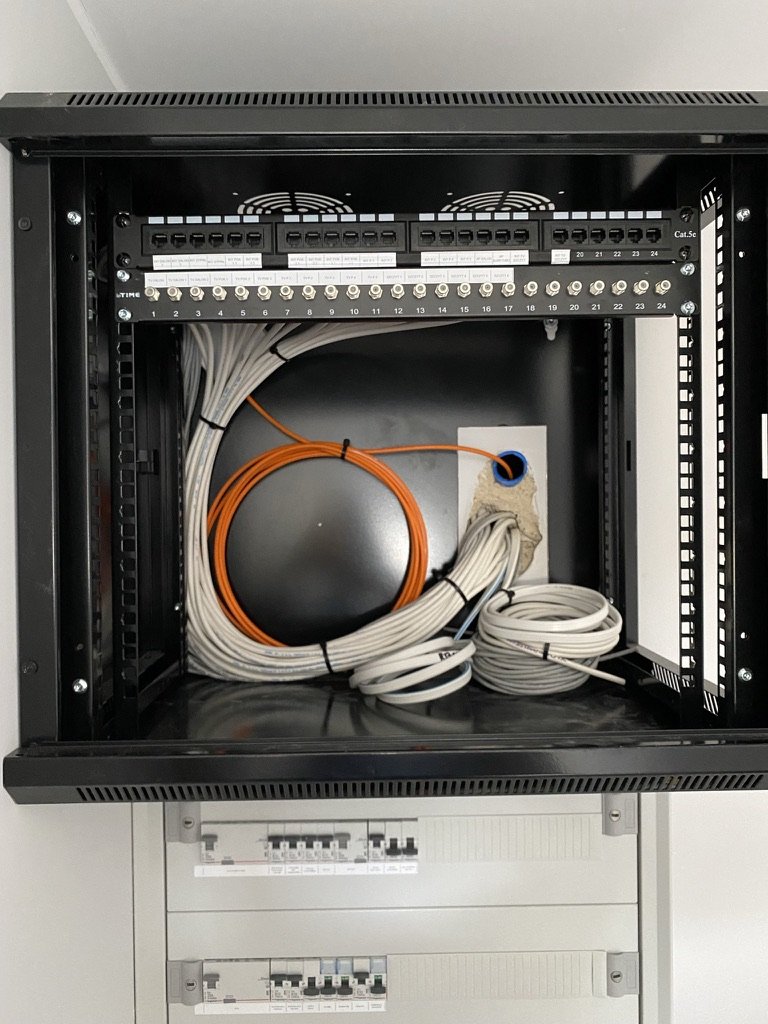 Sieć LAN i szafy Rack 2 z 21 | ElektroDaW Zaniemyśl