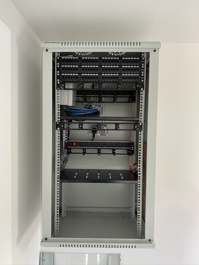 Sieć LAN i szafy Rack 3 z 21 | ElektroDaW Zaniemyśl
