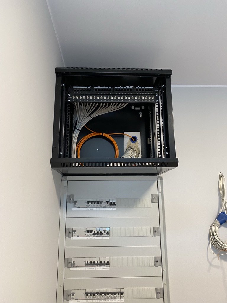 Sieć LAN i szafy Rack 8 z 21 | ElektroDaW Zaniemyśl